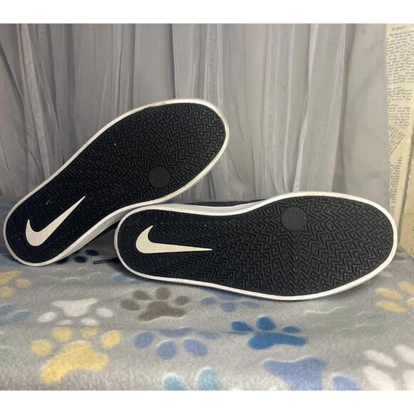 Nike SB Check Men’s Skateboarding Shoes in black/gray canvas, low-top style, 8 - Picture 4 of 6